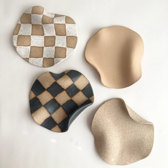 Checker Wavy Dish - BrownÂ