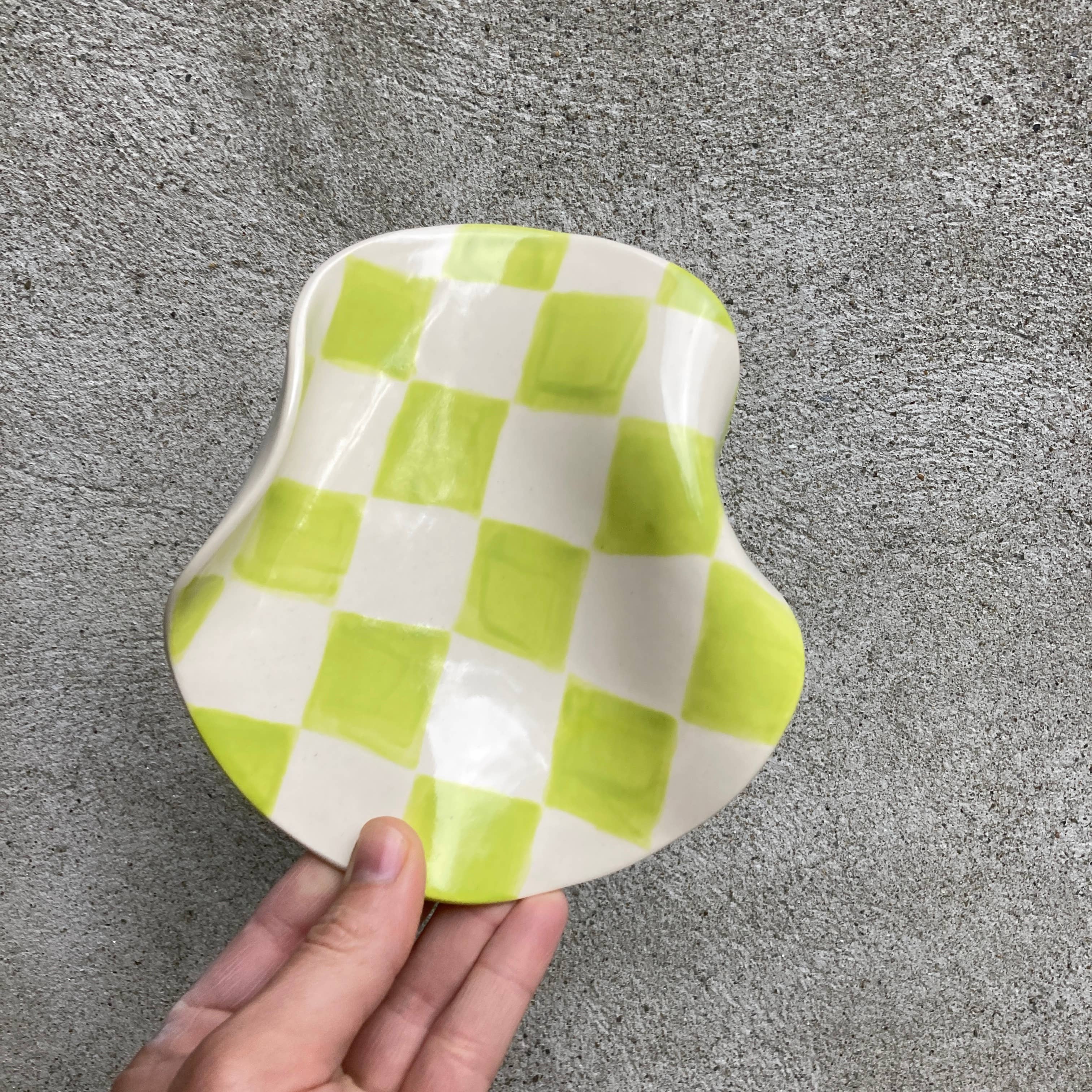 Checker Wavy Dish - Black - Downerss