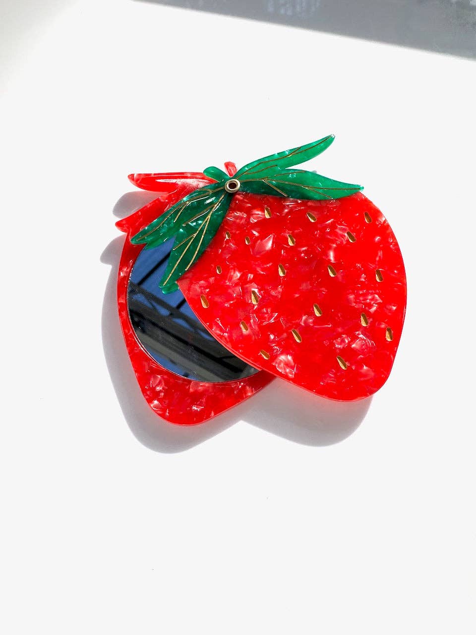 Hand-painted Strawberry Compact Mirror - Downerss