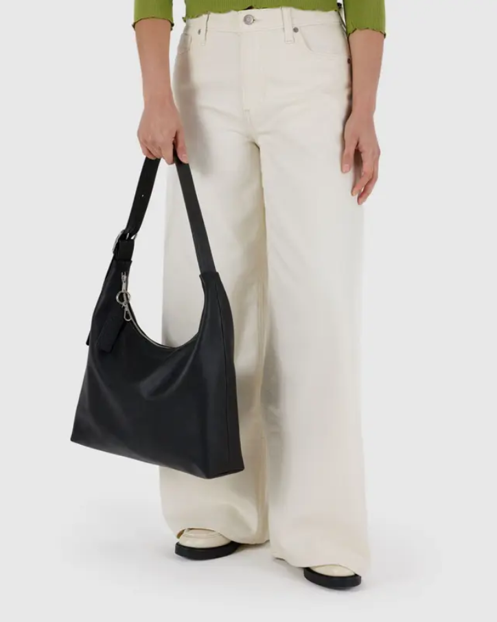 Recycled Leather Shoulder Bag - Black - Downerss