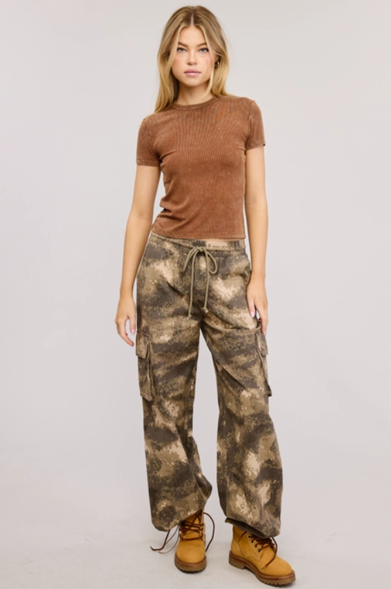 Acid Wash Ribbed Fitted Tee - Brown