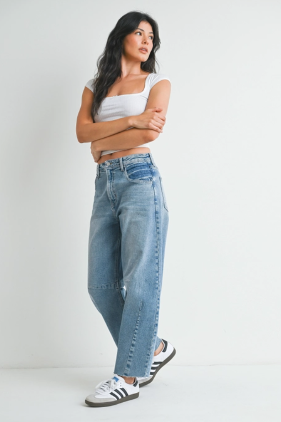 Light Denim Barrel Jeans With Seam