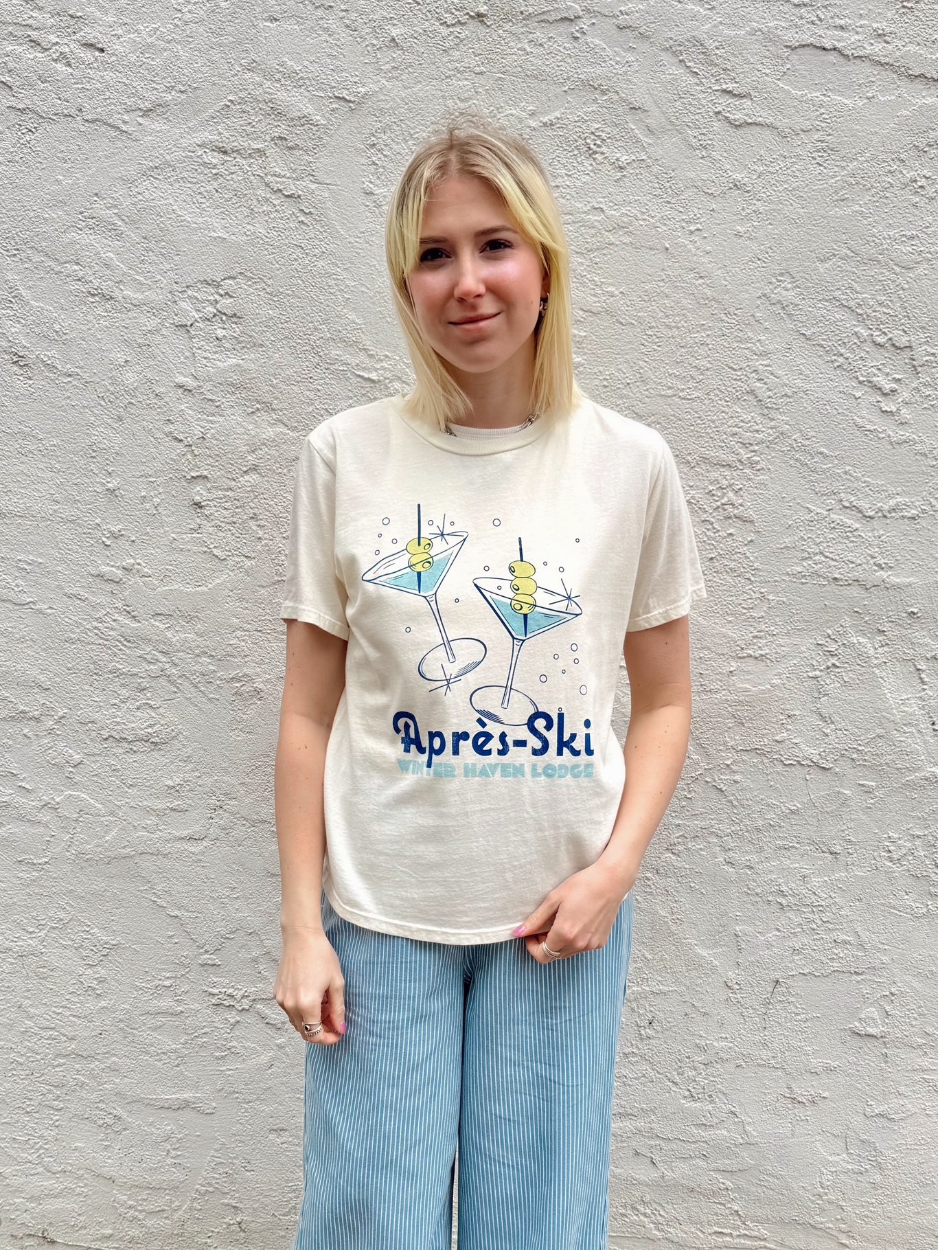 Apres-Ski Graphic Tee - Downerss