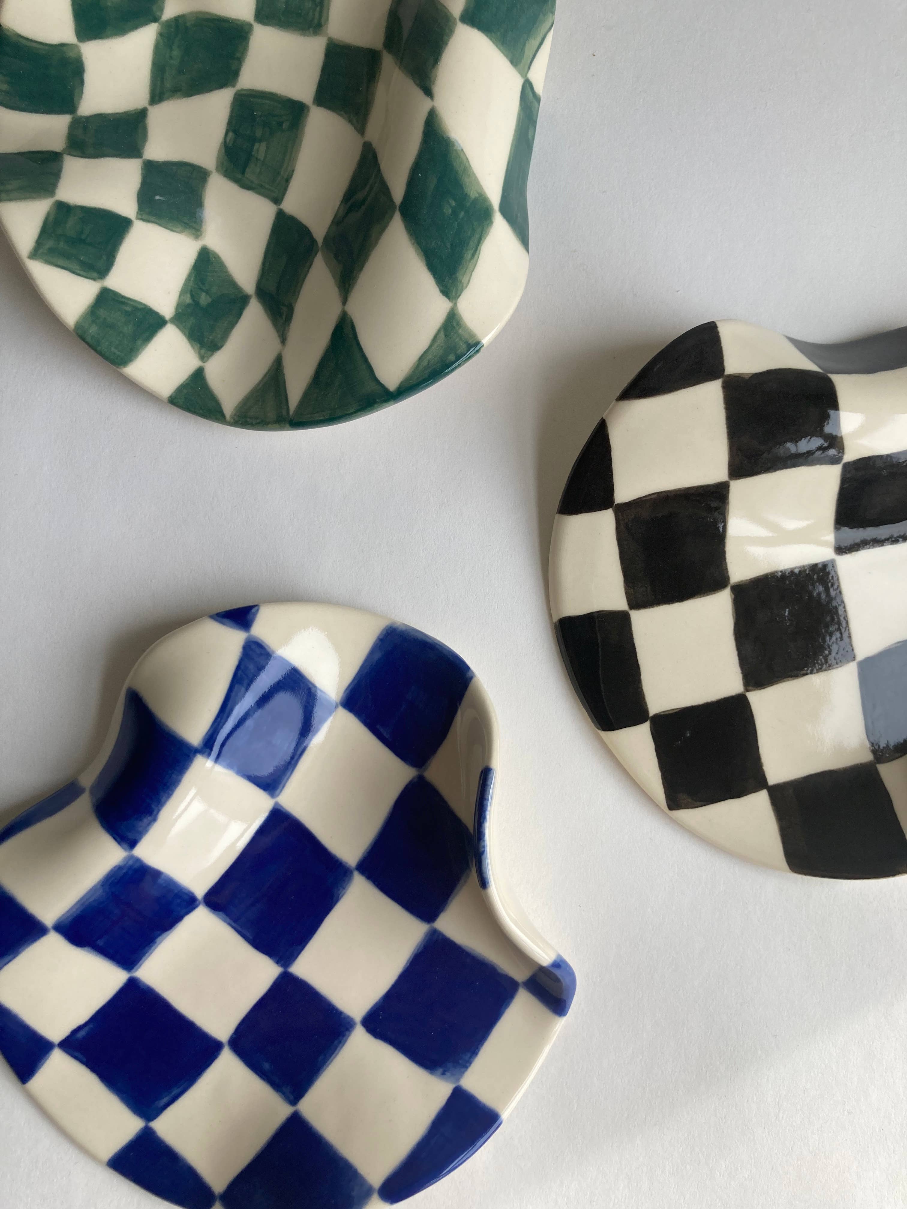 Checker Wavy Dish - Black - Downerss
