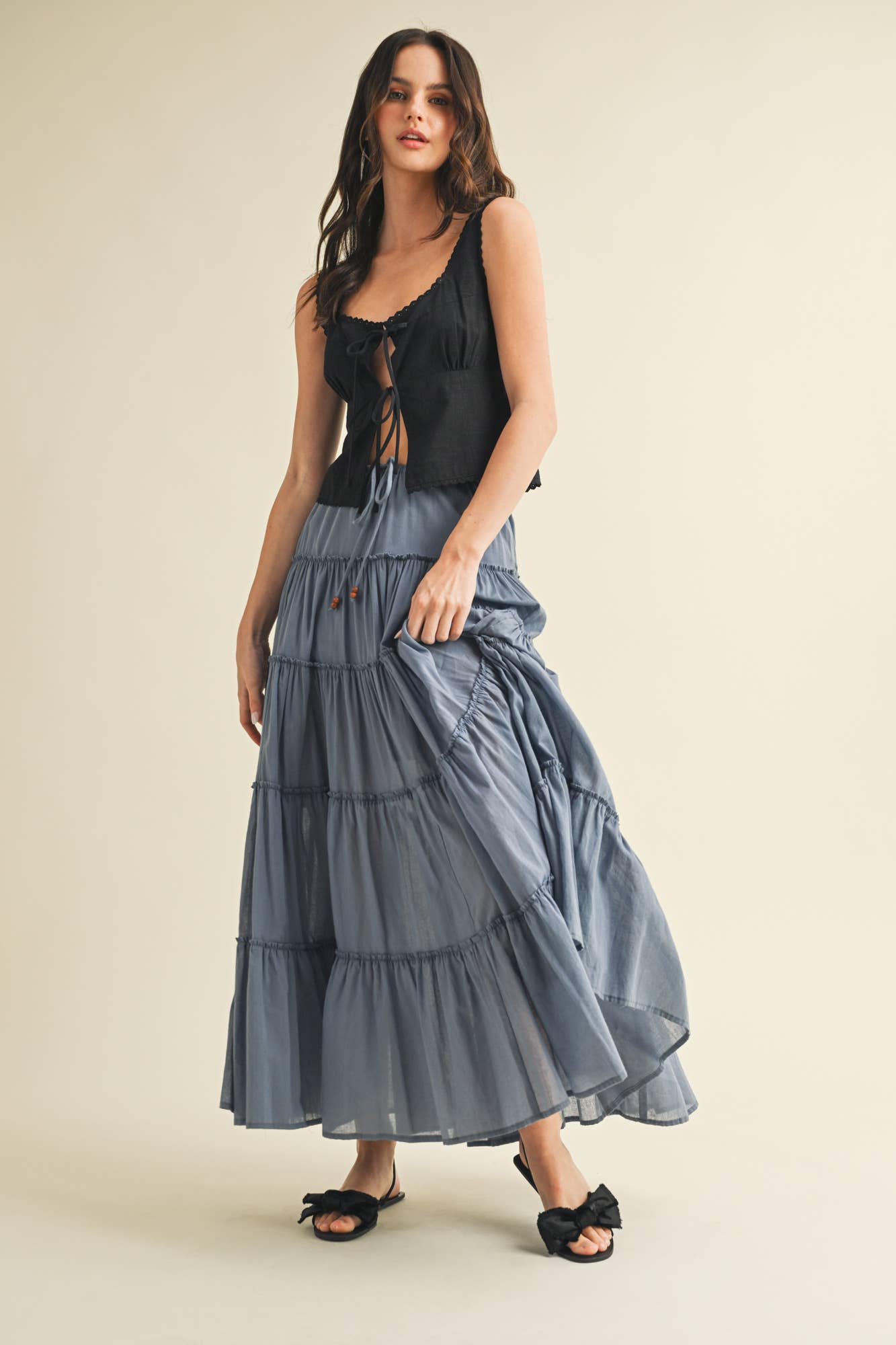 Scallop Trim Edge Tie Front Sleeveless Top - Black