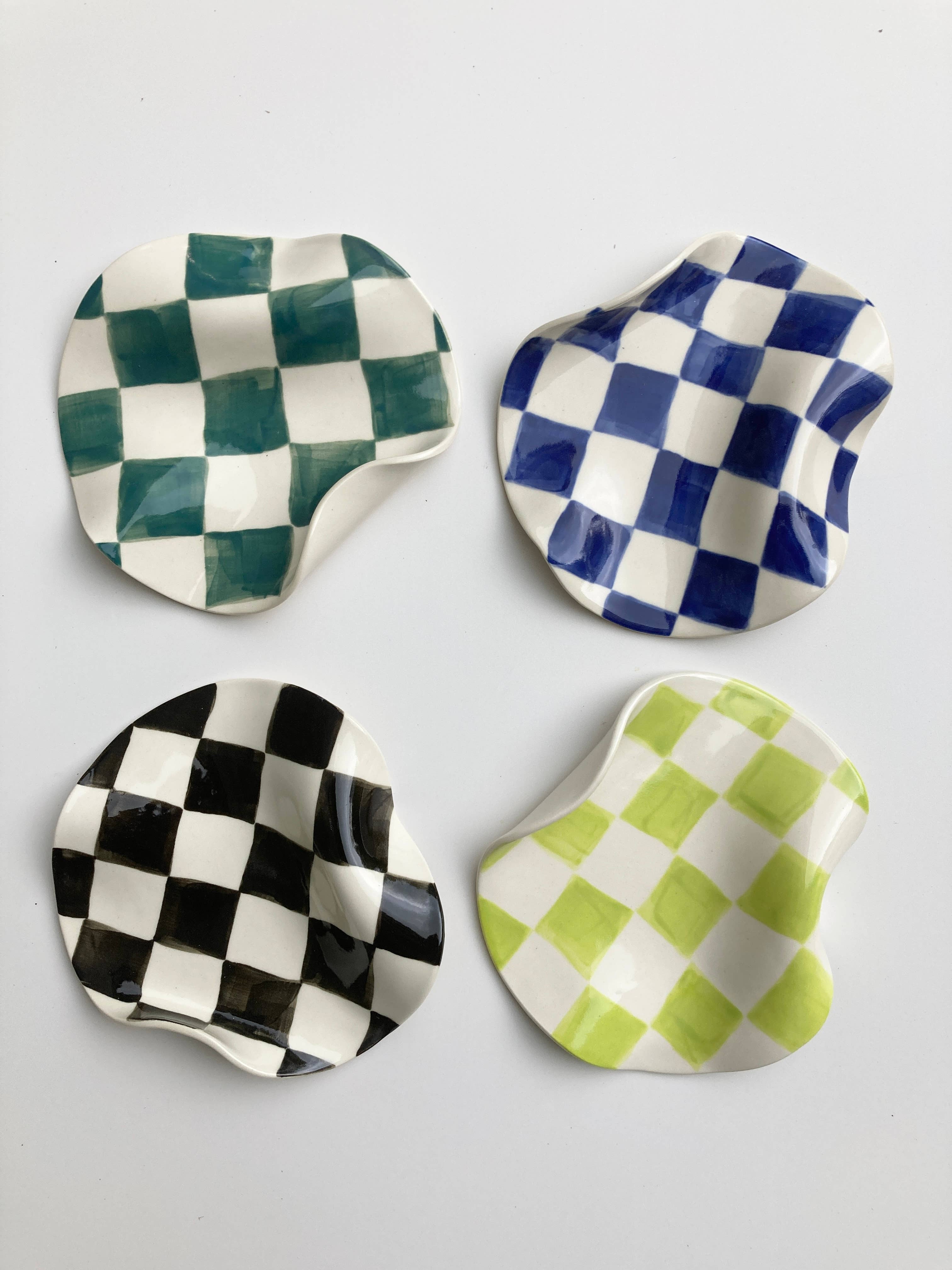 Checker Wavy Dish - Black - Downerss