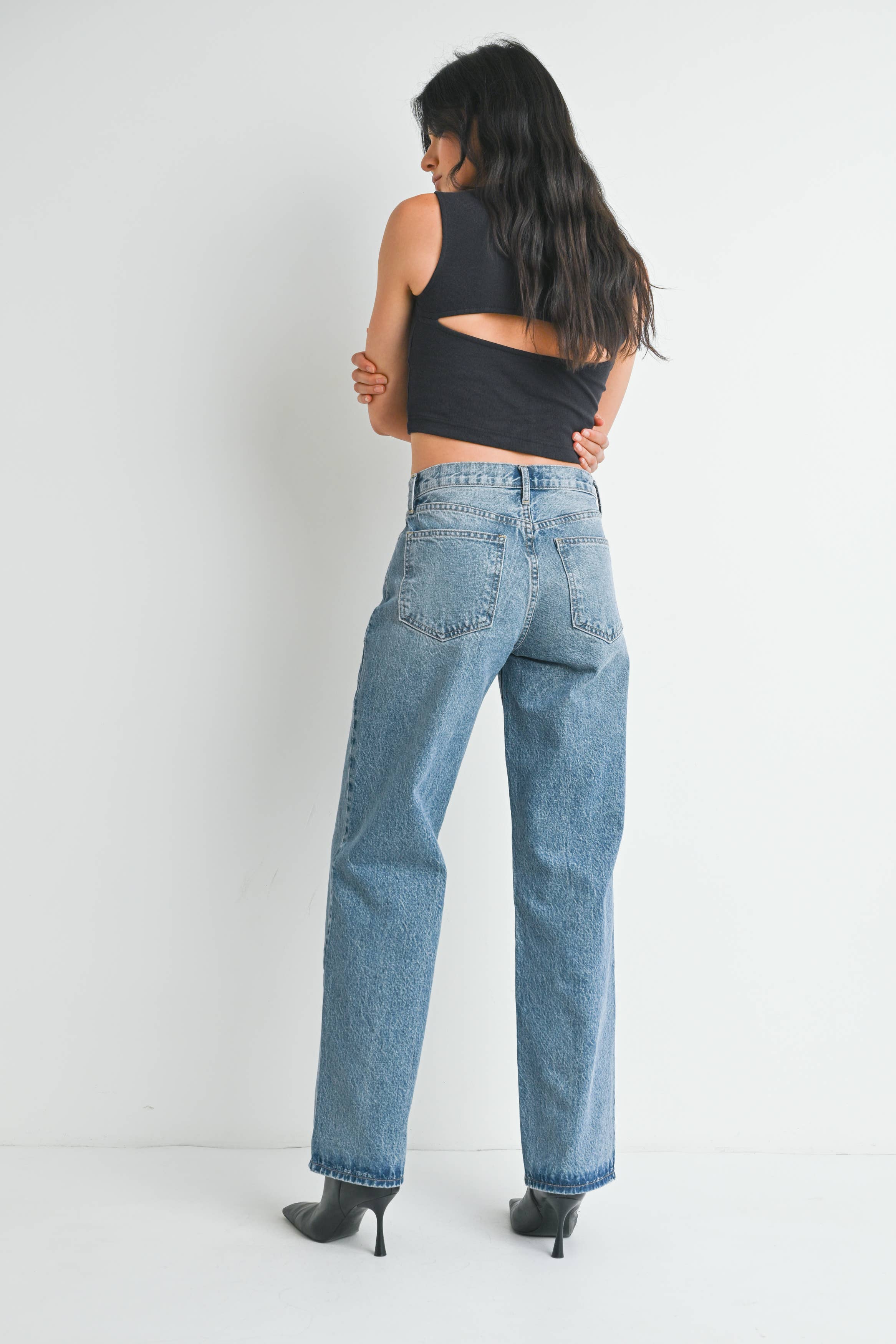 Relaxed Straight Jean - Medium Wash
