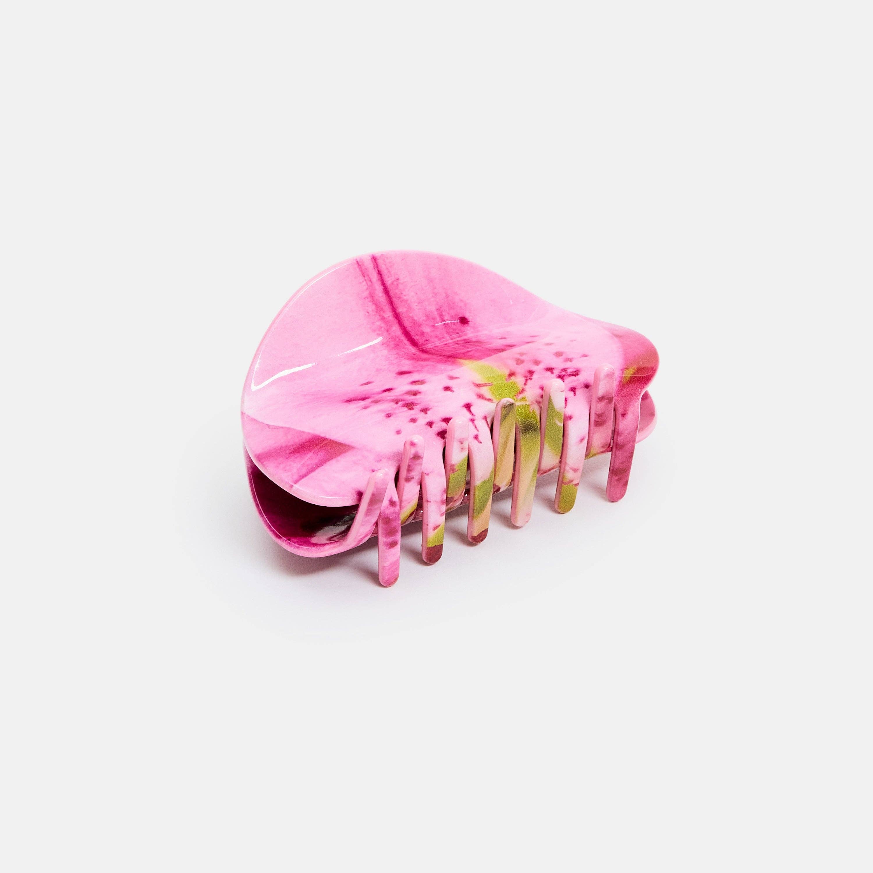 Suki Claw in Lily