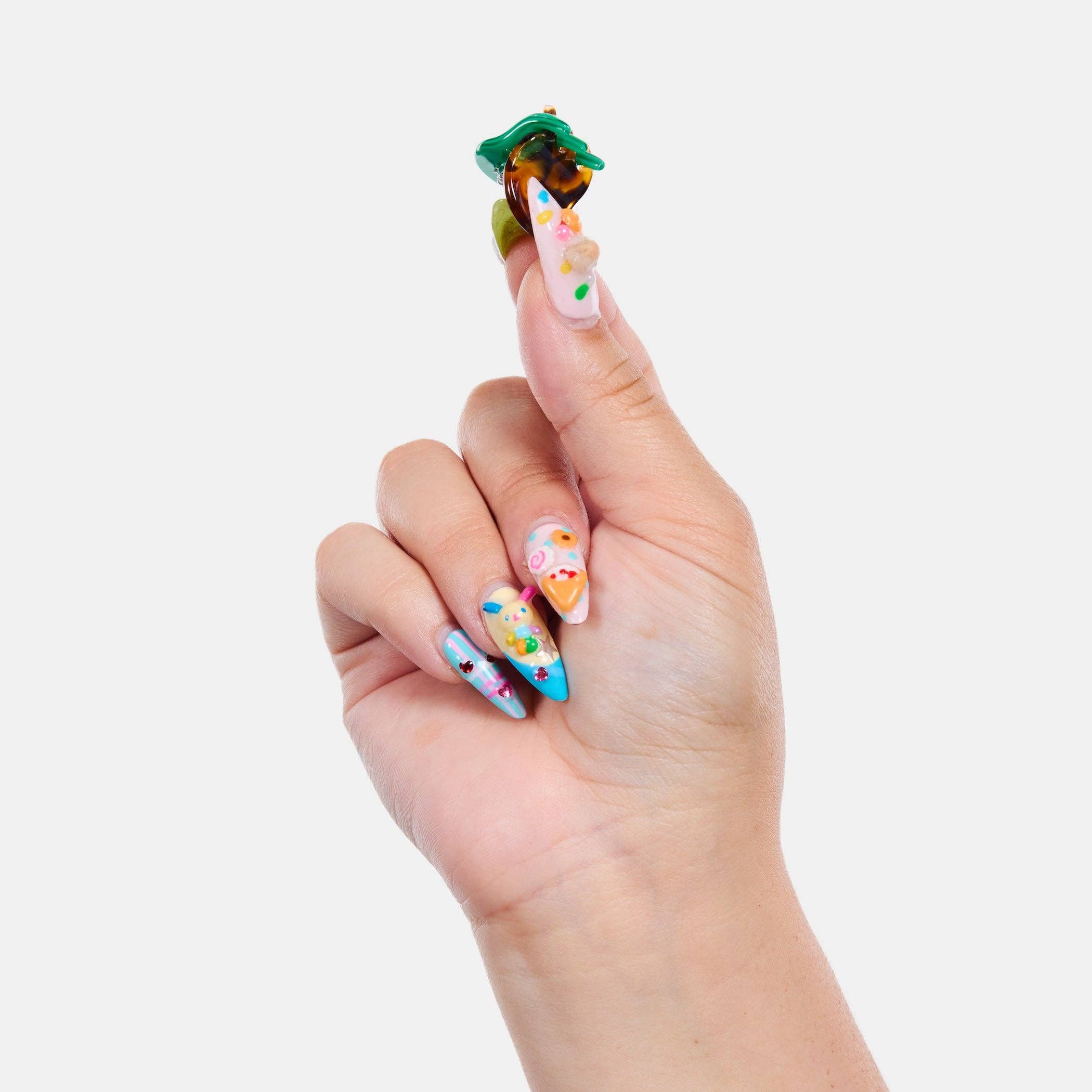 Micro Claws in Hot Mama