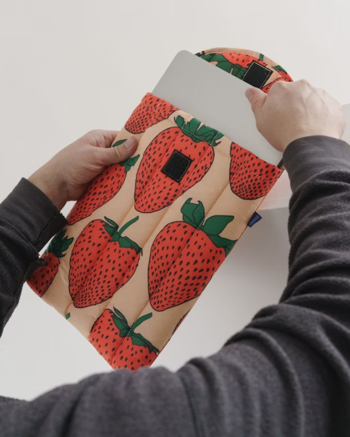 Puffy Laptop Sleeve 16" - Strawberry