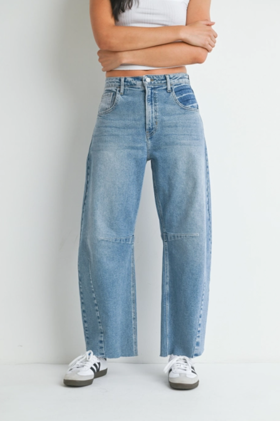 Light Denim Barrel Jeans With Seam
