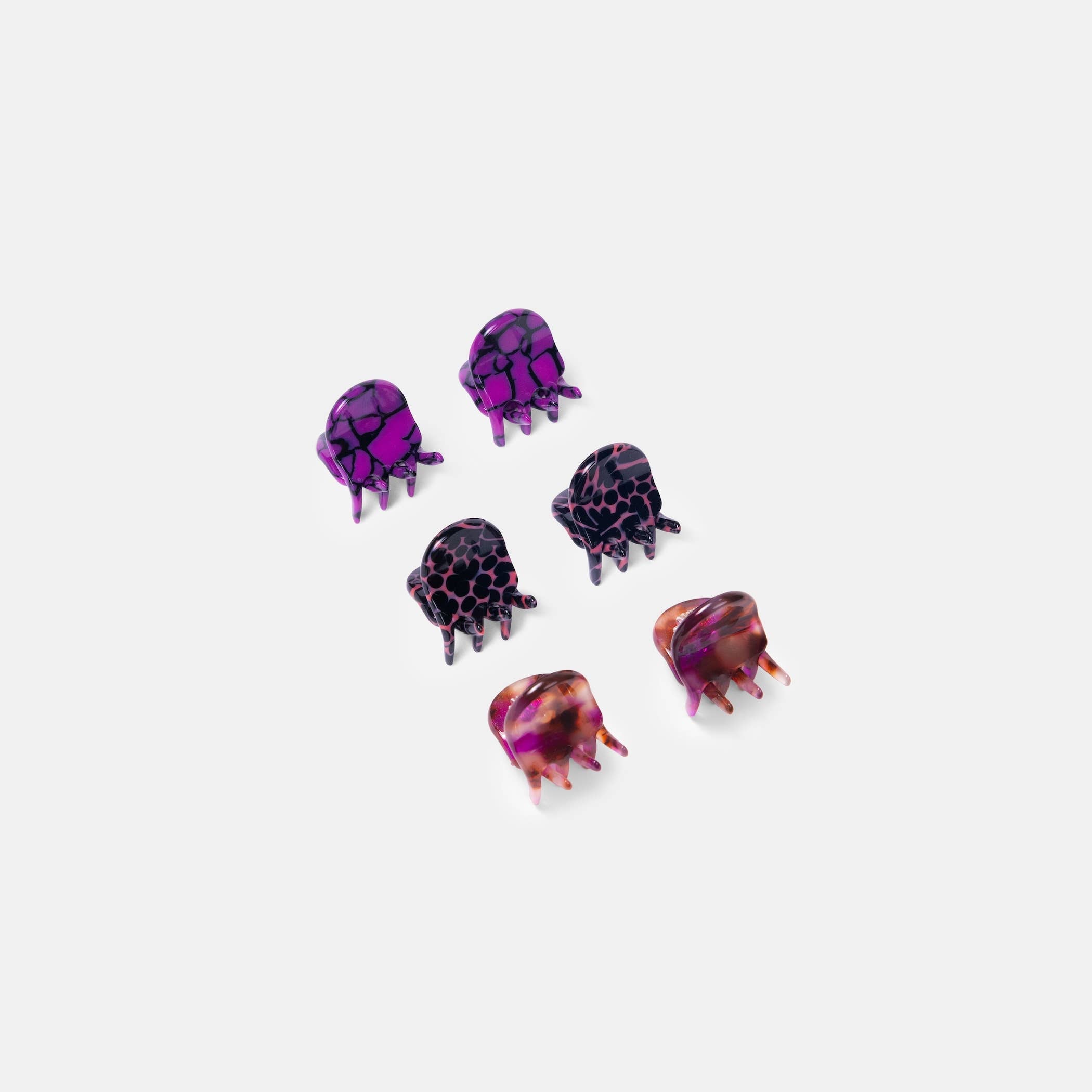 Micro Claws in Nebula