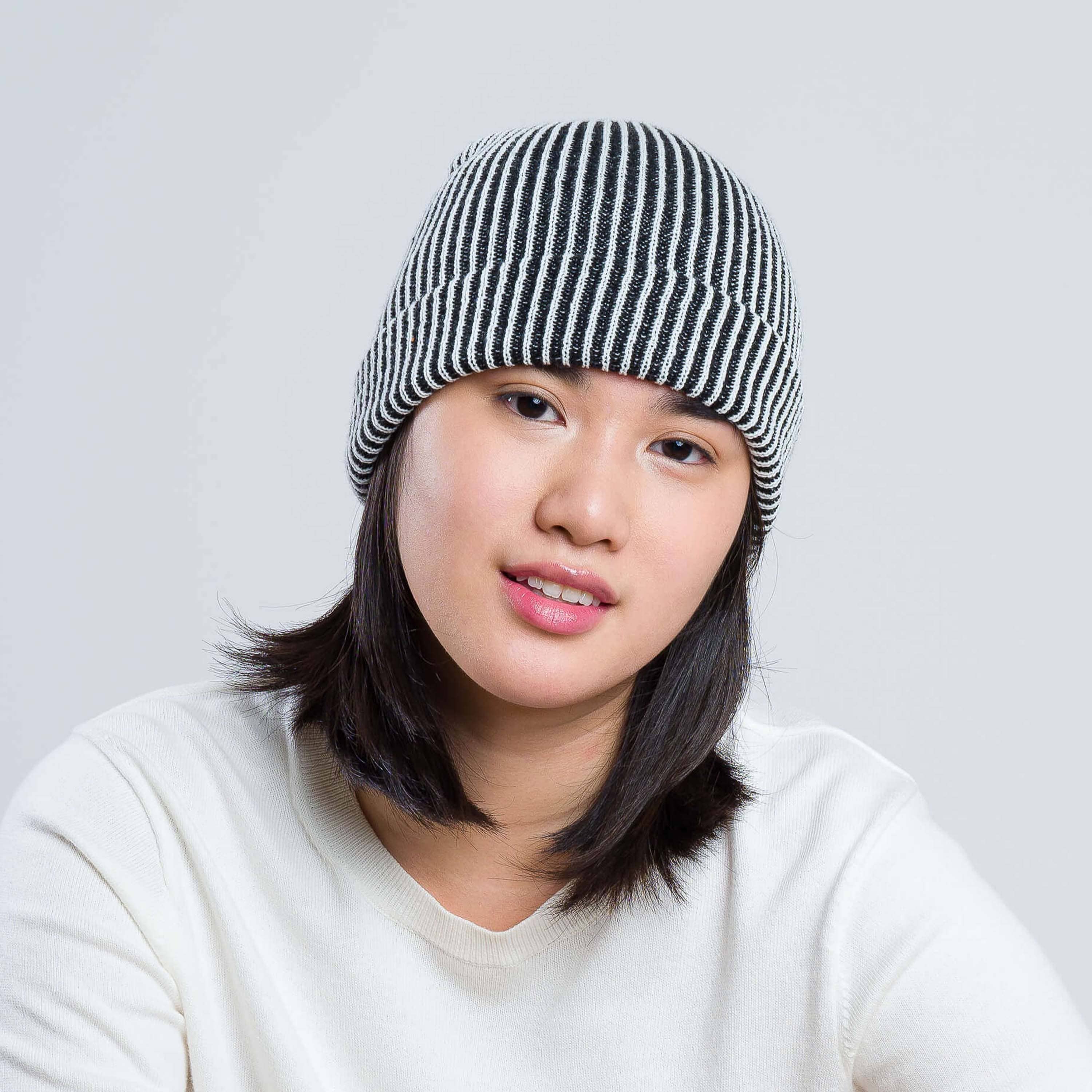 Simple Rib Knit Beanie: Black White