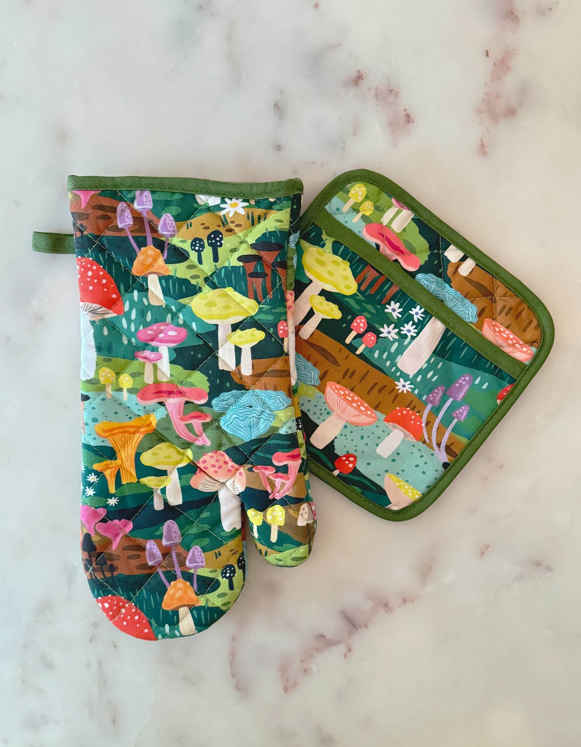 Mushroom Heaven Oven Mitt + Pot Holder Set 